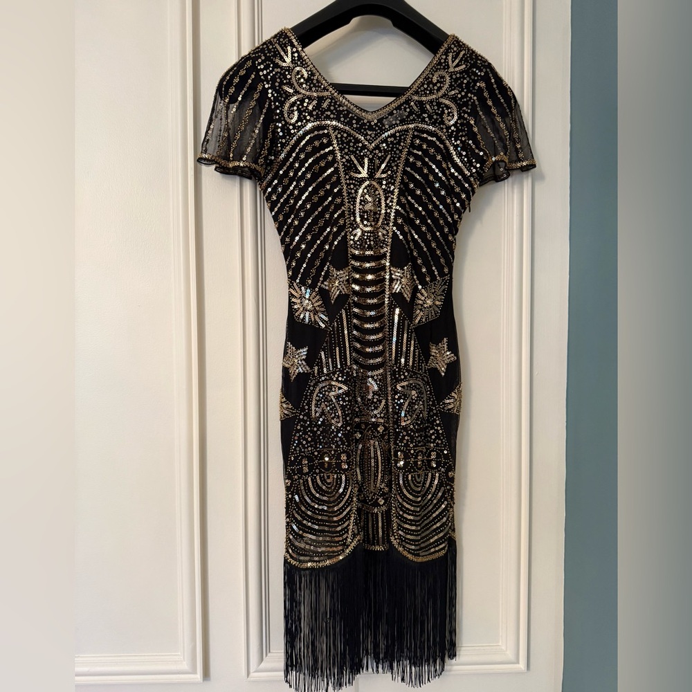 Elegant Black & Gold 1920s Flapper Style Beaded Dress